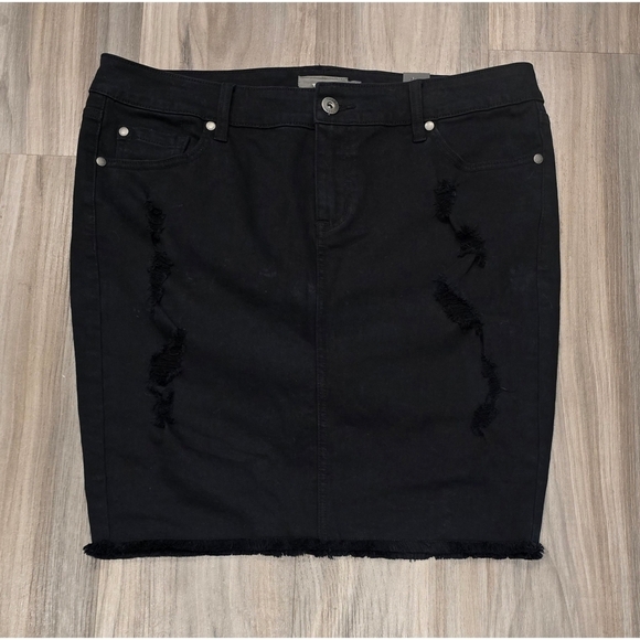 NWT Torrid Feel the Fit High Waist Distressed Denim Mini Skirt - Plus Size 14 - Picture 3 of 7